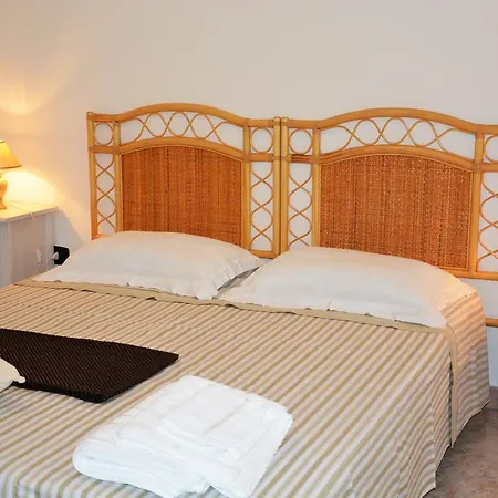 Salenterra Bed & Breakfast *